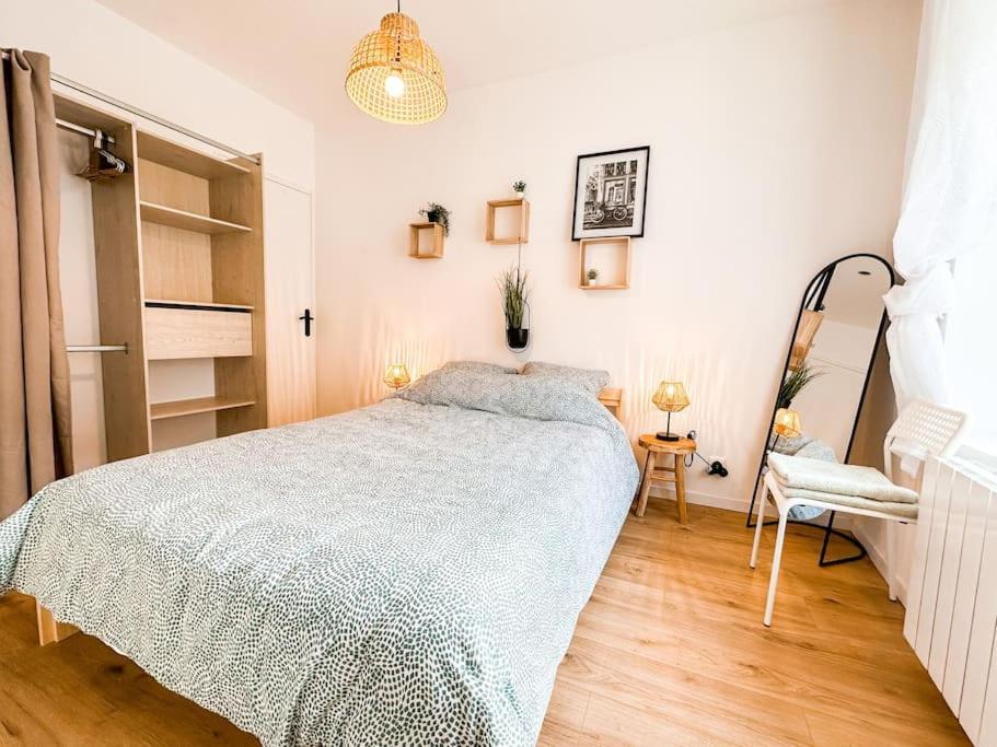Nouveau ** Le Raffine Au Coeur De Guingamp ** Parking Exteriér fotografie