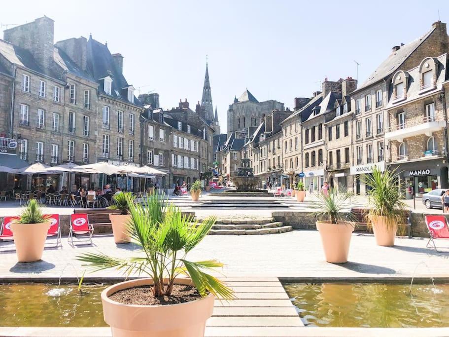 Nouveau ** Le Raffine Au Coeur De Guingamp ** Parking Exteriér fotografie