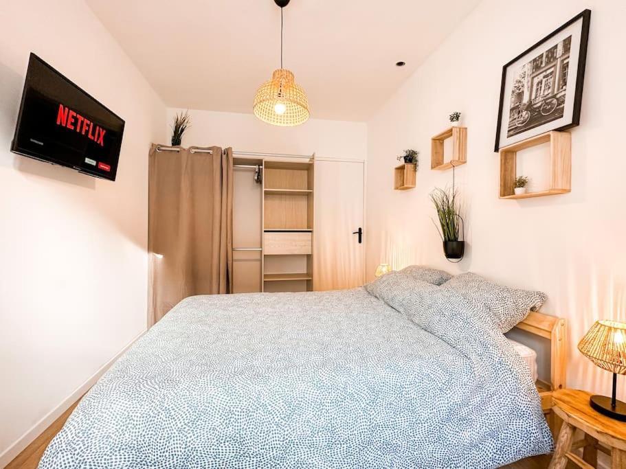 Nouveau ** Le Raffine Au Coeur De Guingamp ** Parking Exteriér fotografie